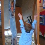 crazy-mirror-at-children